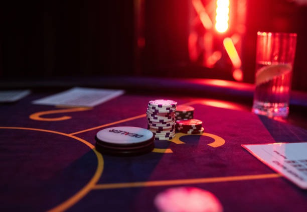 Live dealer dealing cards at slot bangjago